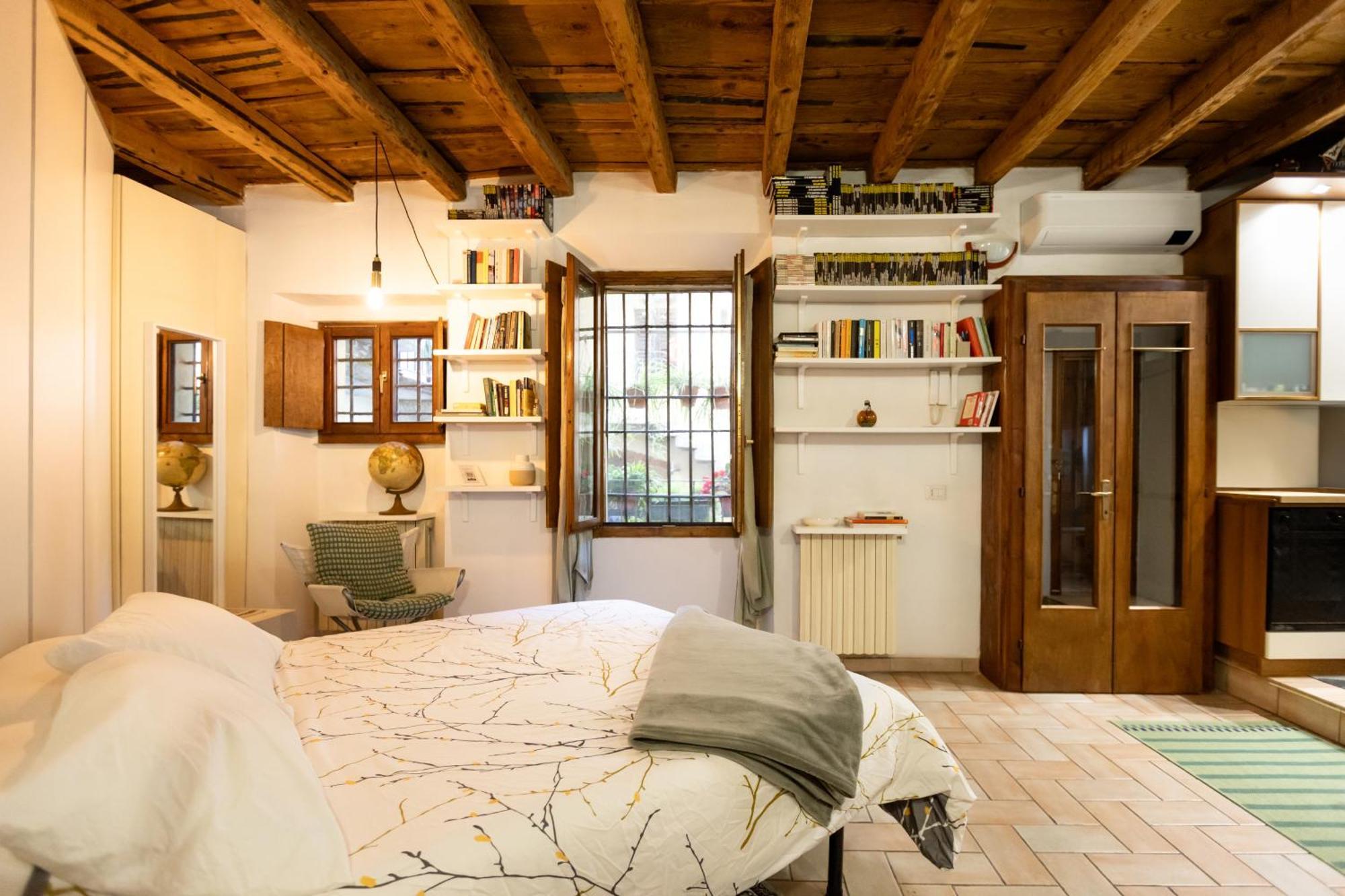 Cozy Apartment- Navigli * Milan